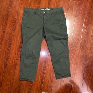 Old Navy Green Crop Pants